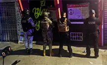 Rescatan a 14 mujeres en cateo a bar de Cancún; hay un detenido por presunta trata de personas Rescatan a 14 mujeres en cateo a bar de Cancún; hay un detenido por presunta trata de personas