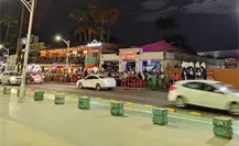 Un automóvil se sube a la banqueta en la cervecería La México en el malecón de La Paz y deja heridos Un automóvil se sube a la banqueta en la cervecería La México en el malecón de La Paz y deja heridos