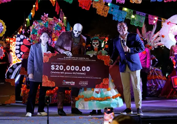 Manuel Guerra Cavazos celebra el éxito del Festival de la Catrina en García