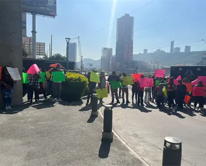 Manifestantes bloquean Constitución ante negligencia de aseguradoras