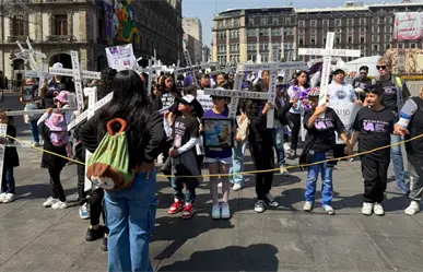 VIDEO | "Día de Muertas": familias marchan en CDMX para exigir justicia por víctimas de feminicidio