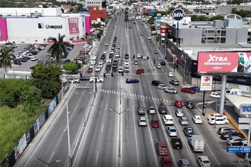 imagen recuadro El eje troncal del proyecto del Metrobús es la avenida Hidalgo que recorre los tres municipios conurbados. Foto: Carlos García