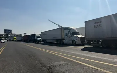 Transportistas levantan bloqueo en la México–Querétaro tras nueve horas de manifestación