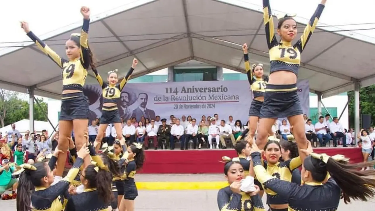 Piden a instituciones volver con las tradiciones mexicanas en el desfile del 20 de noviembre | Foto: Axel Hassel