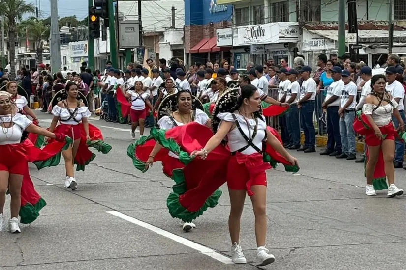 Piden a los contingentes respetar las tradiciones mexicanas | Foto: Axel Hassel