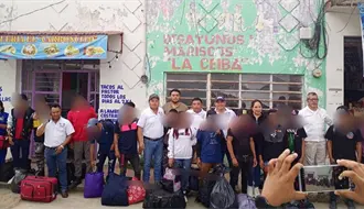 Chapanecos rescatados cerca de Sinaloa regresan a su comunidad.