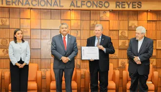 UANL reconoce al investigador Patrick Johansson por su labor humanista