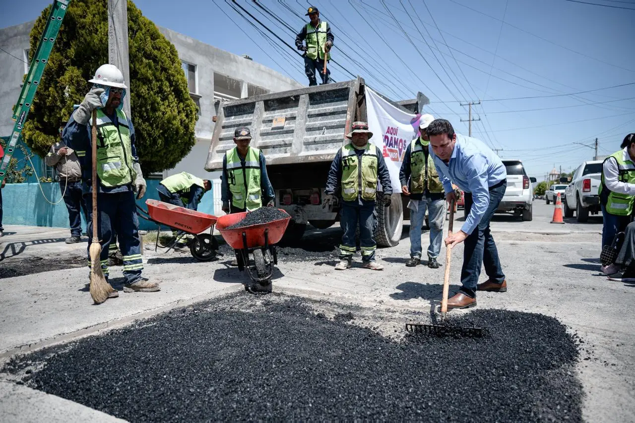Javier Díaz impulsa mejoras en infraestructura urbana del Centro Histórico.  (Fotografía: Gobierno de Saltillo)