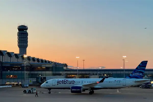 Aeropuerto Ronald Reagan en Washington suspende todos sus vuelos por problema de seguridad Aeropuerto Ronald Reagan en Washington suspende todos sus vuelos por problema de seguridad