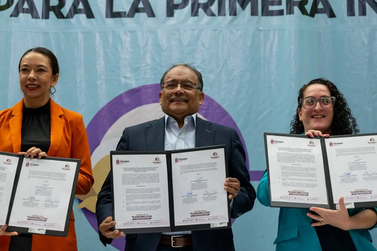 El alcalde de Escobedo, Andrés Mijes, , instaló la Comisión para la Primera Infancia para mejorar las condiciones de vida y desarrollo de más de 49 mil niñas y niños. Foto: Gobierno de Escobedo