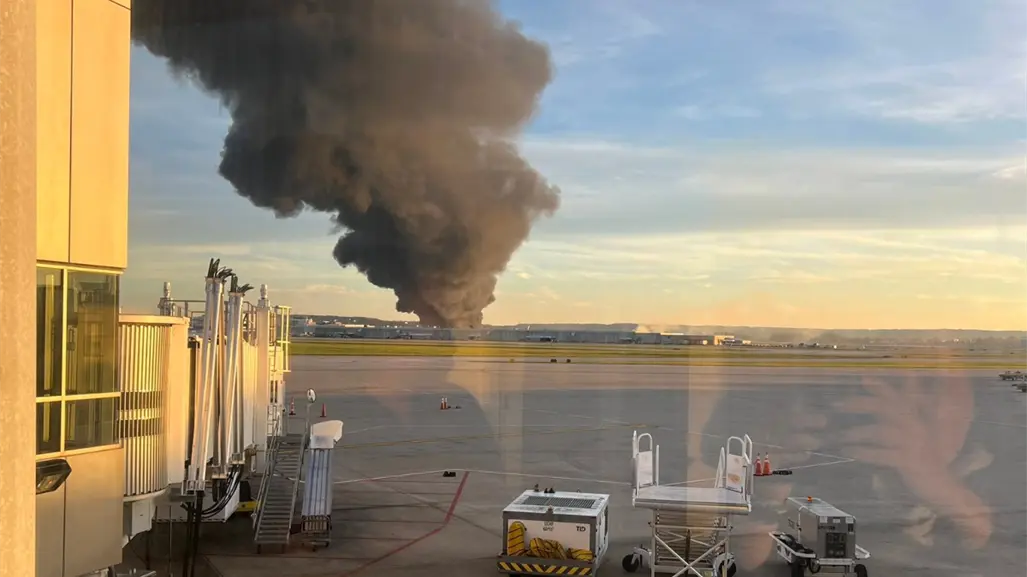 Avión se estrella cerca del aeropuerto de Louisville, Kentucky, y provoca fuerte explosión | VIDEO