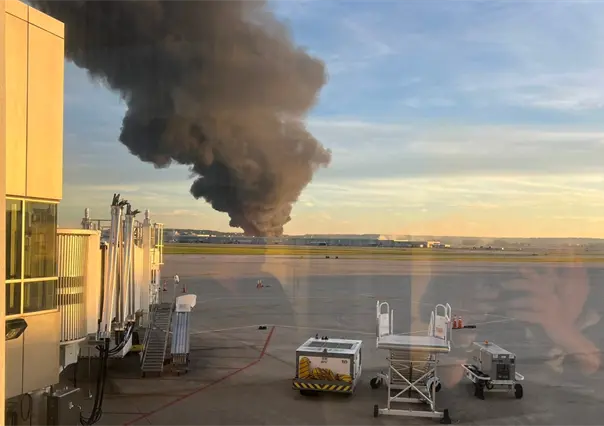 Avión se estrella cerca del aeropuerto de Louisville, Kentucky, y provoca fuerte explosión | VIDEO