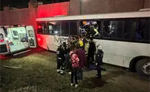 Camión se sale de la carretera en García y provoca fuerte accidente vial con 9 heridos Camión se sale de la carretera en García y provoca fuerte accidente vial con 9 heridos