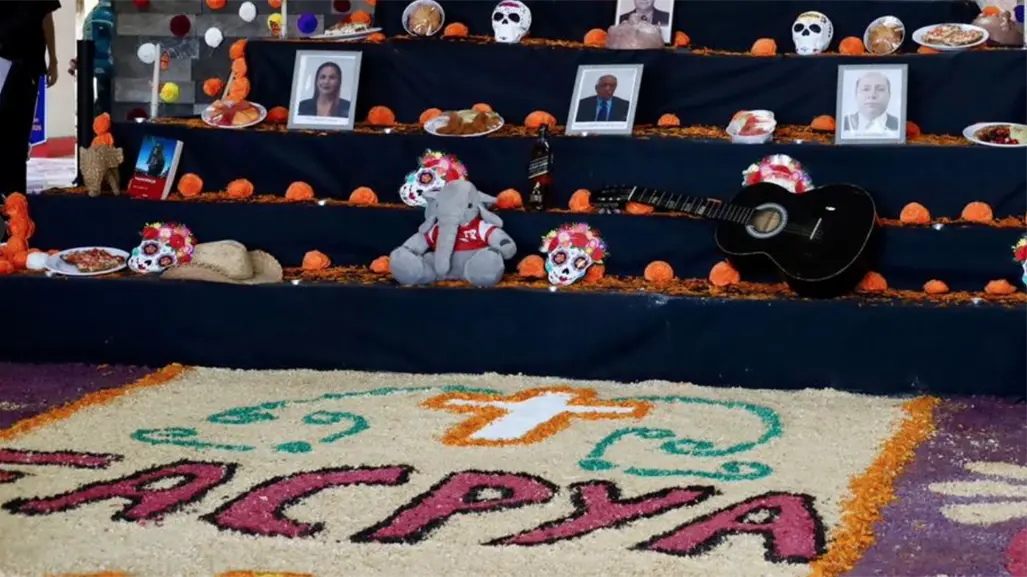 FACPYA realiza emotivo tributo con altar de Día de Muertos