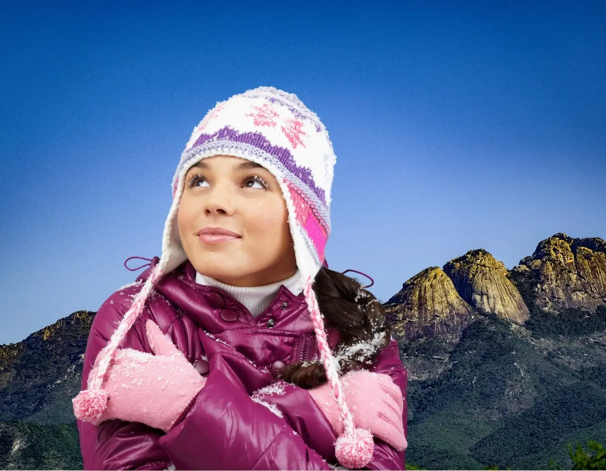 La calidad del aire en niveles buenos han llegado junto a la ola de frío que hay en el área metropolitana de Monterrey. Foto: Canva.