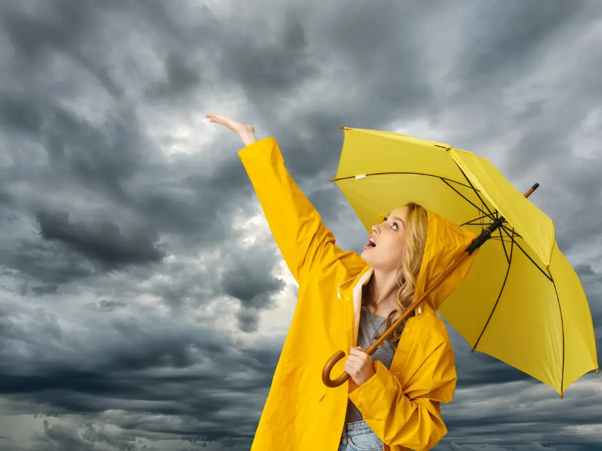 Los remanentes del frente frío número 12 seguirán afectando la región con algunas lluvias moderadas y ambiente fresco por la noche de este martes y madrugada del miércoles.- Fuente Canva