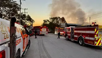 VIDEO | Incendio consume parte de una empresa en el Parque Industrial de Escobedo