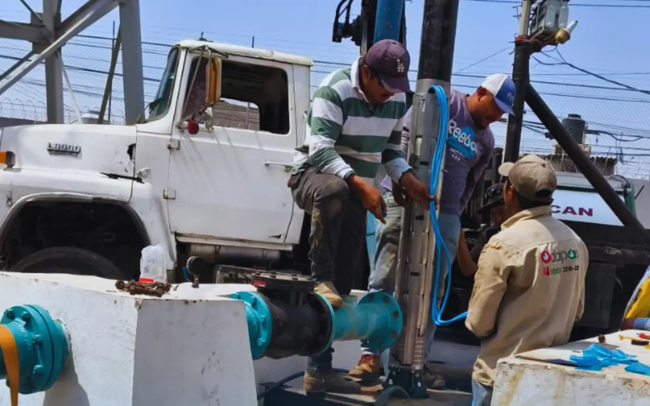 Restablecimiento del pozo Hojalateros en Chimalhuacán. Foto: FB/ Odapas Chimalhuacán (Canva)