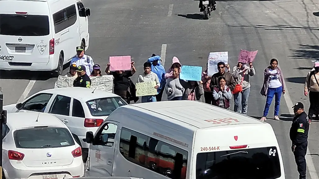 México-Texcoco bloqueada por vecinos de La Paz en protesta por la falta de agua en la zona