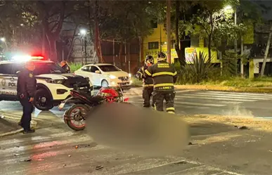 Motociclista sufre graves heridas tras chocar con camioneta en Azcapotzalco