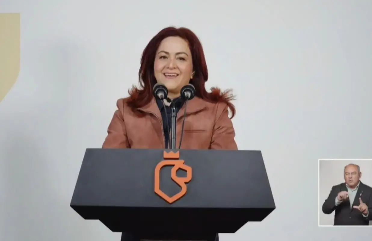 Mariela Saldívar en la conferencia del Nuevo León Informa. Foto: Gobierno de Nuevo León.