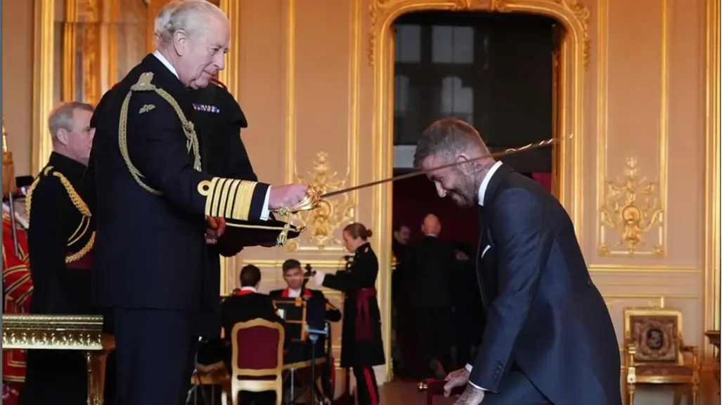 David Beckham es nombrado caballero por el Rey Carlos III en Windsor