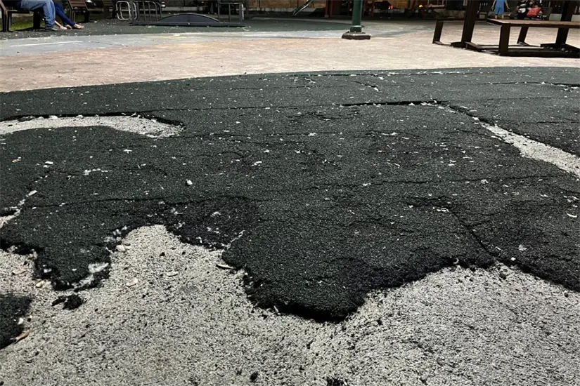 El tartán completamente destruido | Foto: Perla Herrera