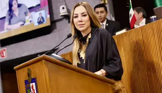 Perla Villarreal impulsa creación del Parlamento de Secundaria para fomentar liderazgo juvenil en Nuevo León