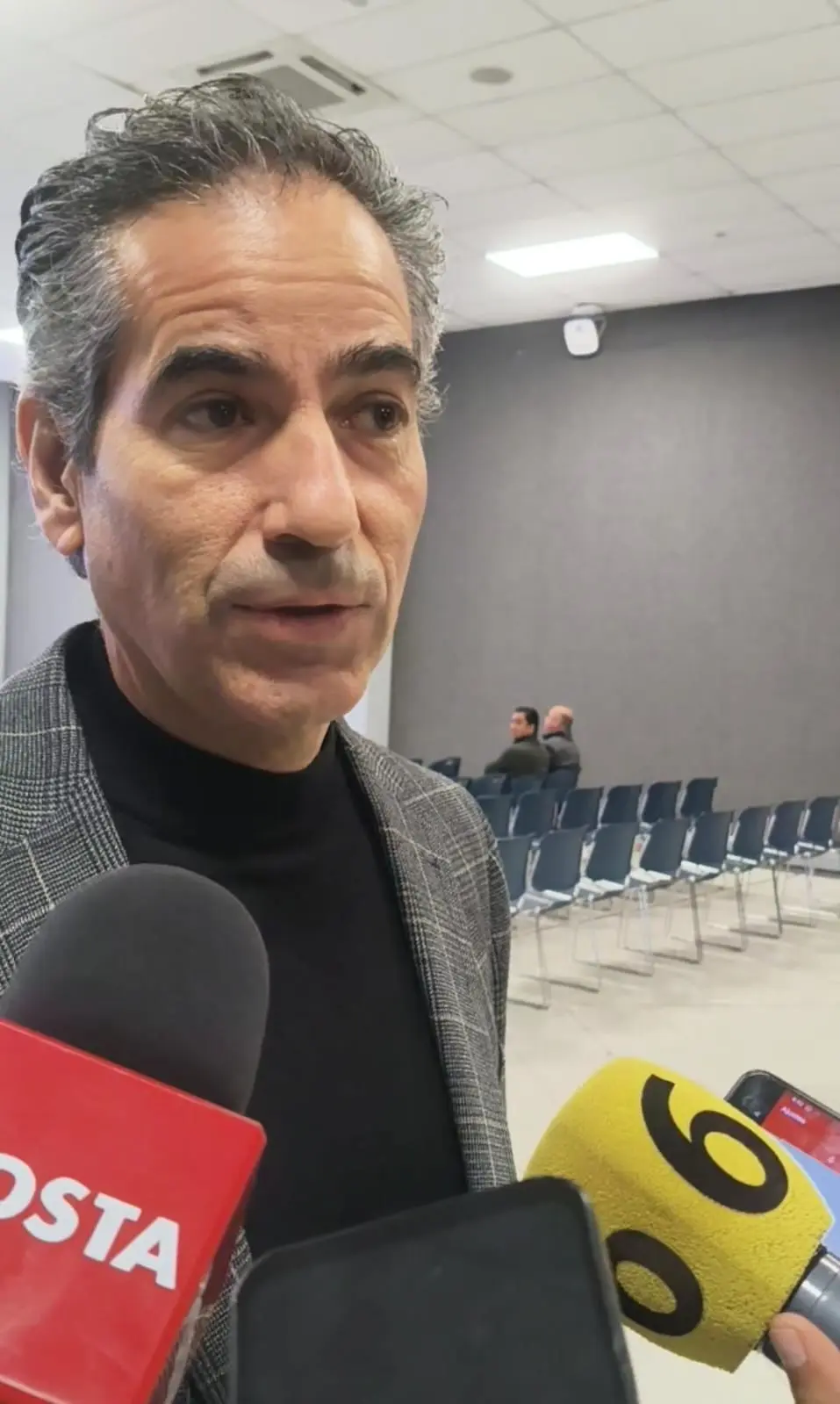 imagen recuadro Rafael Peña en entrevista con medios de comunicación / Foto: Marco Juárez