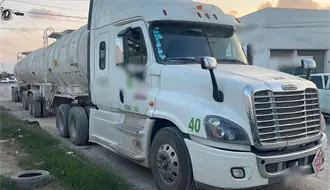 Detienen en Sabinas Hidalgo, Nuevo León a chofer con 62 mil litros de hidrocarburo tras operativo de la FGR
