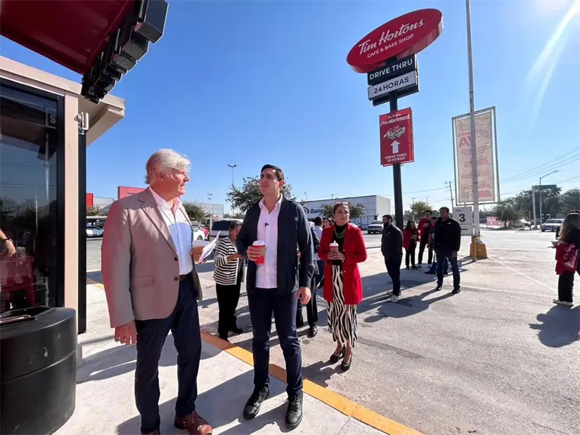 César Garza Arredondo, alcalde de Apodaca, enfatizó cómo esta sucursal beneficiará tanto la economía local como a sus residentes. Foto: Rosy Sandoval