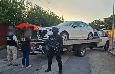 Hallan auto involucrado en accidente en Mérida que dejó dos lesionados, uno de ellos en estado crítico