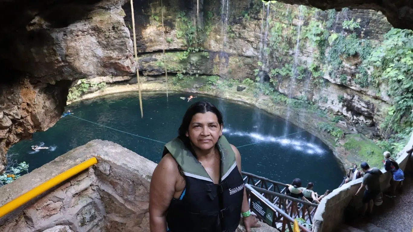 ¿Qué beneficios físicos tiene bañarse en un cenote?. Foto: Canva
