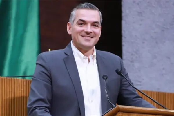 Mauro Guerra presenta iniciativa para sistema de etiquetado ambiental en Nuevo León Mauro Guerra presenta iniciativa para sistema de etiquetado ambiental en Nuevo León