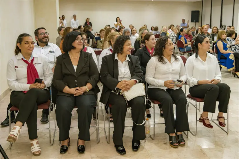imagen recuadro La segunda iniciativa busca crear un marco legal para prevenir, atender y sancionar la violencia hacia los docentes. Foto: Victoria Jiménez