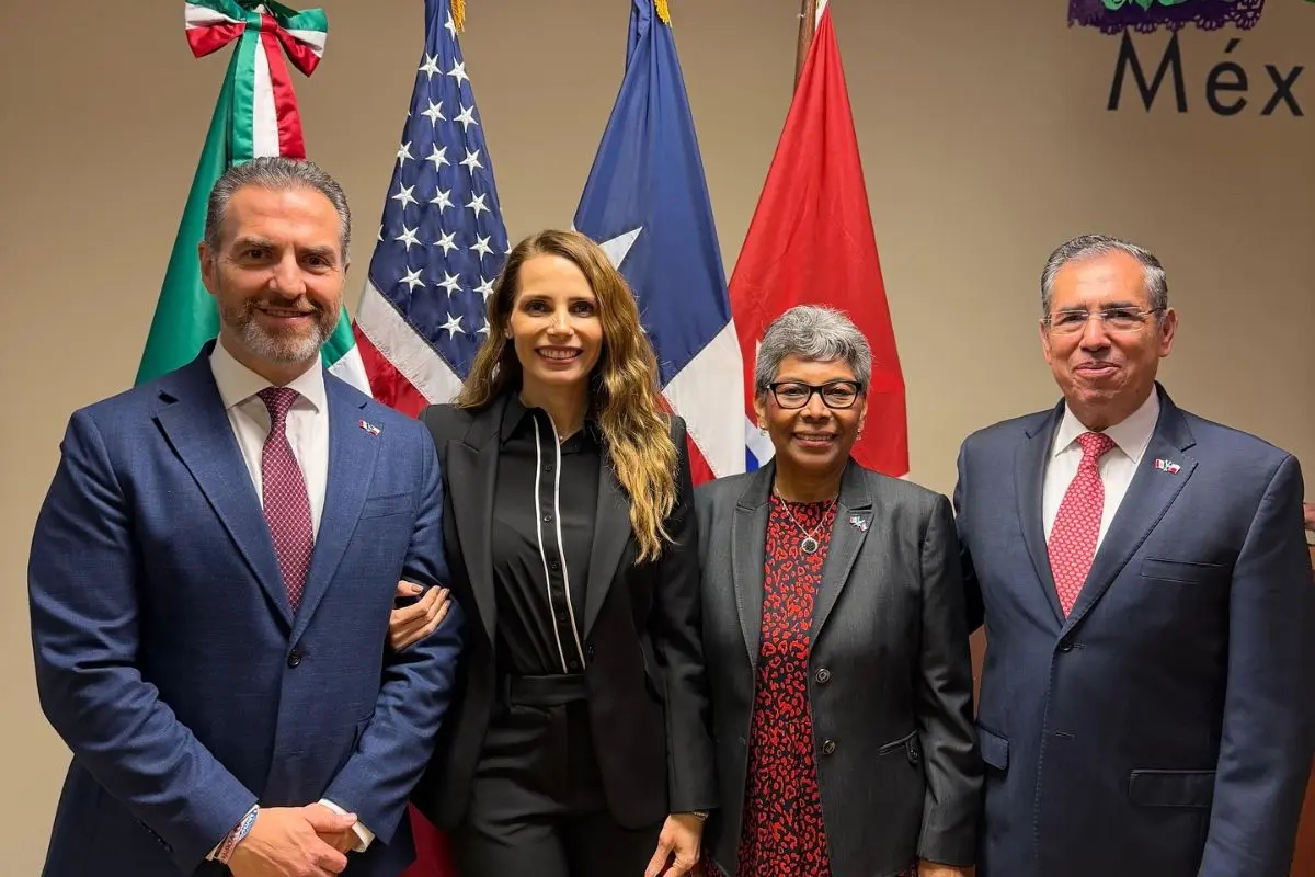 Adrián de la Garza refuerza lazos en Dallas, Texas. Foto: Adrián de la Garza