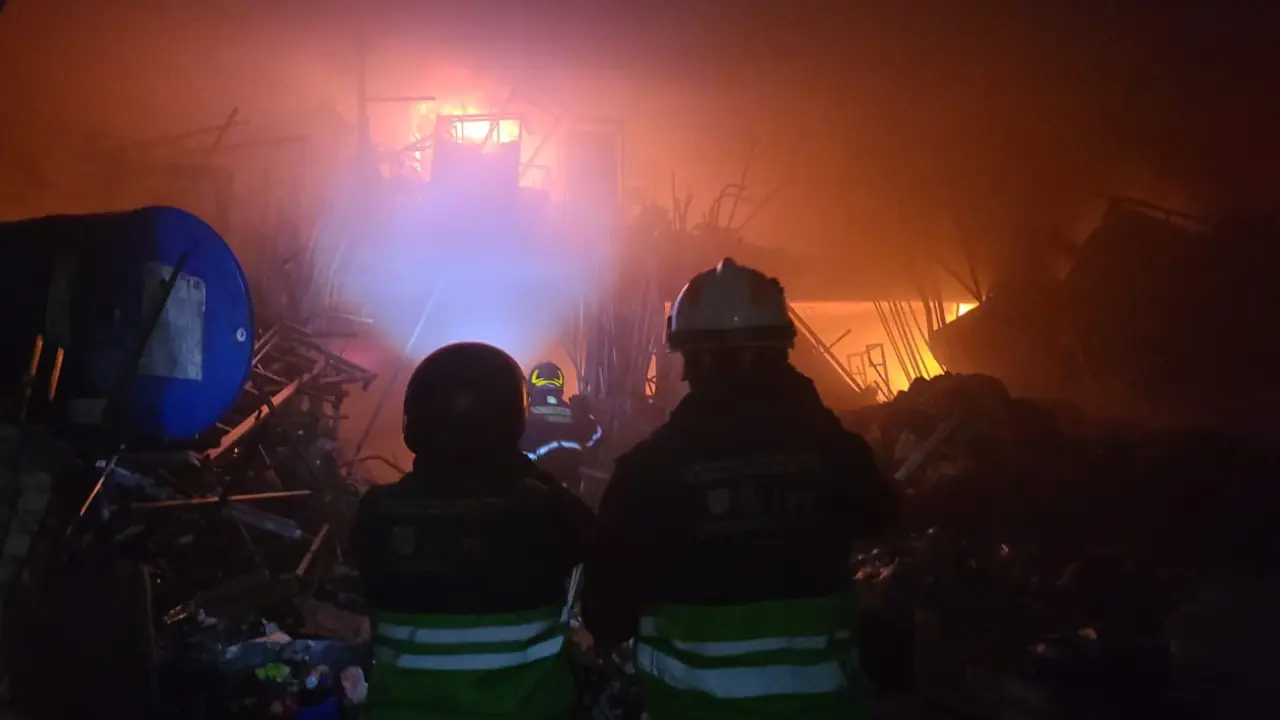 Incendio en Sta María Aztahuacán en Iztapalapa. Foto: Especial