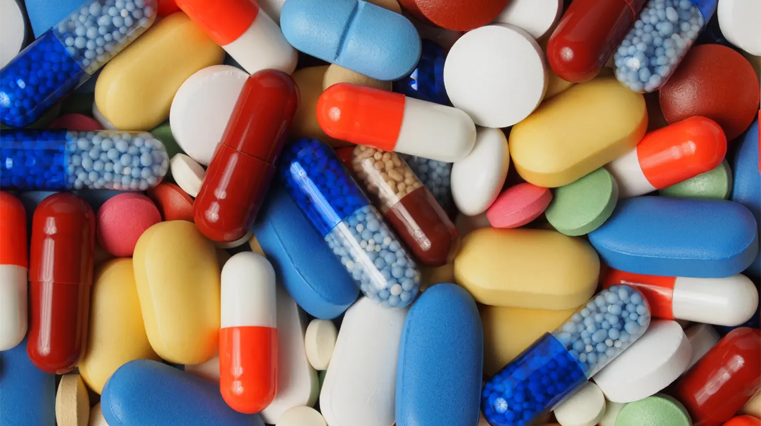 Cofepris alerta por venta de medicamentos falsos contra cáncer y enfermedades graves. Foto: Canva