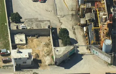 Gobierno desmantela "refinería" clandestina de huachicol en Perote, Veracruz