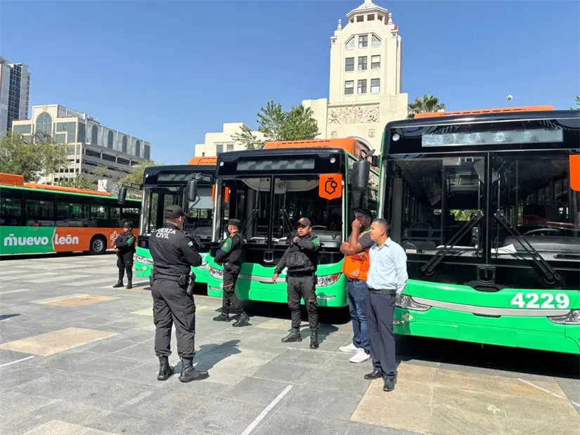imagen recuadro Con la reciente adición de 16 camiones, Nuevo León continúa reforzando su compromiso con un transporte público más eficiente. Foto: Vianney Carrera