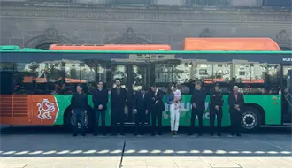 Samuel García anuncia avance del 60% en renovación de camiones en Nuevo León