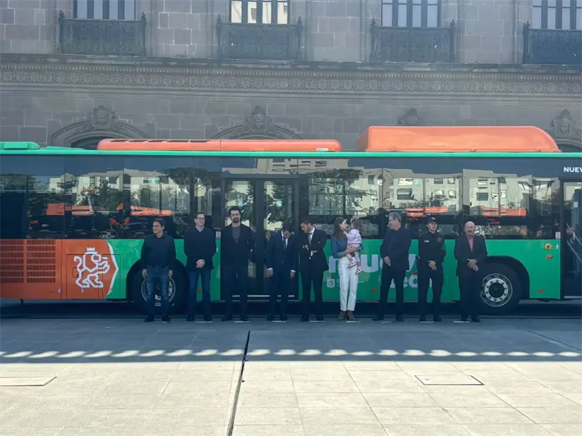 imagen recuadro El Gobierno de Nuevo León avanza en la modernización del transporte público con la incorporación de nuevas unidades de camiones. Foto: Vianney Carrera