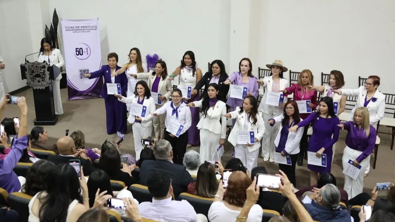 Toma de protesta de la Red de Mujeres para la Igualdad y el empoderamiento con la colectiva “50+1” | Foto: Victoria Jiménez