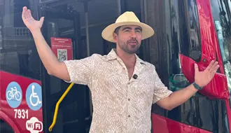 El Turibus celebra 25 años recorriendo las calles de Mérida con historia, cultura y tradición