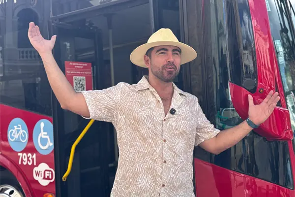 El Turibus celebra 25 años recorriendo las calles de Mérida con historia, cultura y tradición El Turibus celebra 25 años recorriendo las calles de Mérida con historia, cultura y tradición