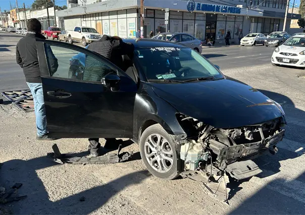 Motociclista muere en Saltillo tras ser embestido por auto; era menor de edad