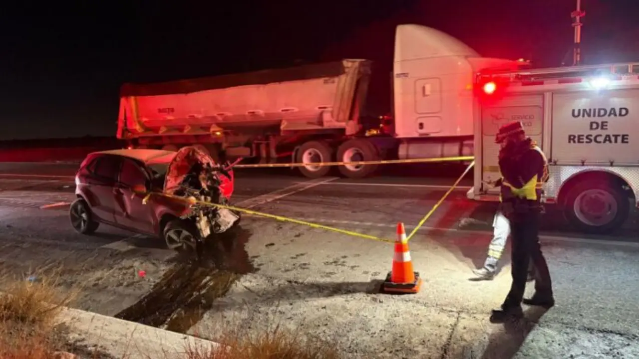 El operador del transporte de carga declaró que la colisión fue inevitable debido a la maniobra inesperada del automóvil./Foto: Redes Sociales