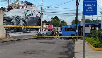 Así habría ocurrido el accidente matutino entre un Va y Ven y un auto en Mérida que dejó una persona sin vida