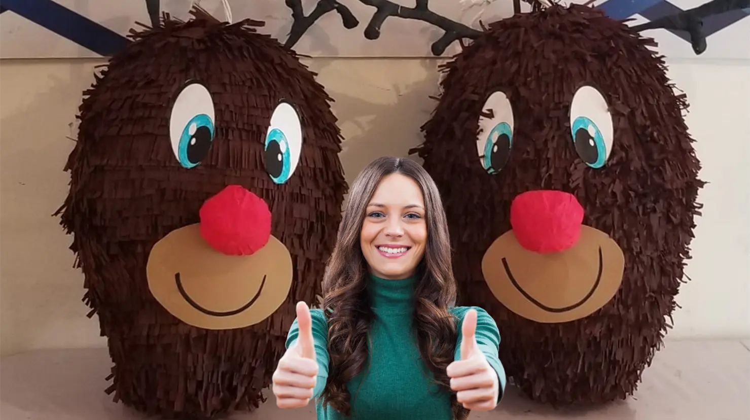 Las personas con discapacidad visual trabajan para obtener recursos en la próxima temporada decembrina. | Foto: Especial.