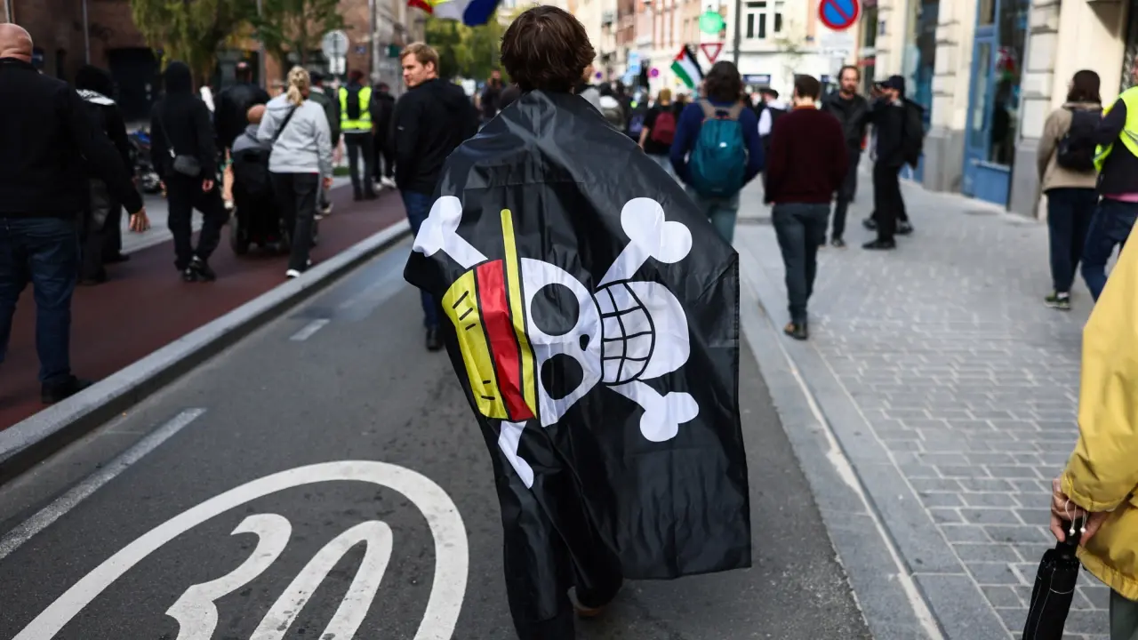 Bandera de One Piece. Foto: AFP | Canva